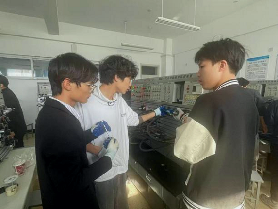 1744788985240590.png 工學(xué)院3.png